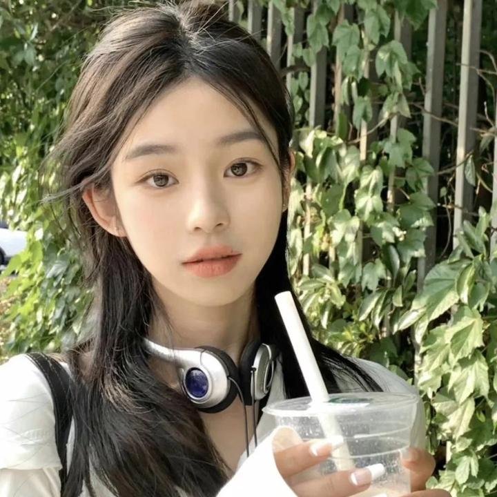 九尾藏不住